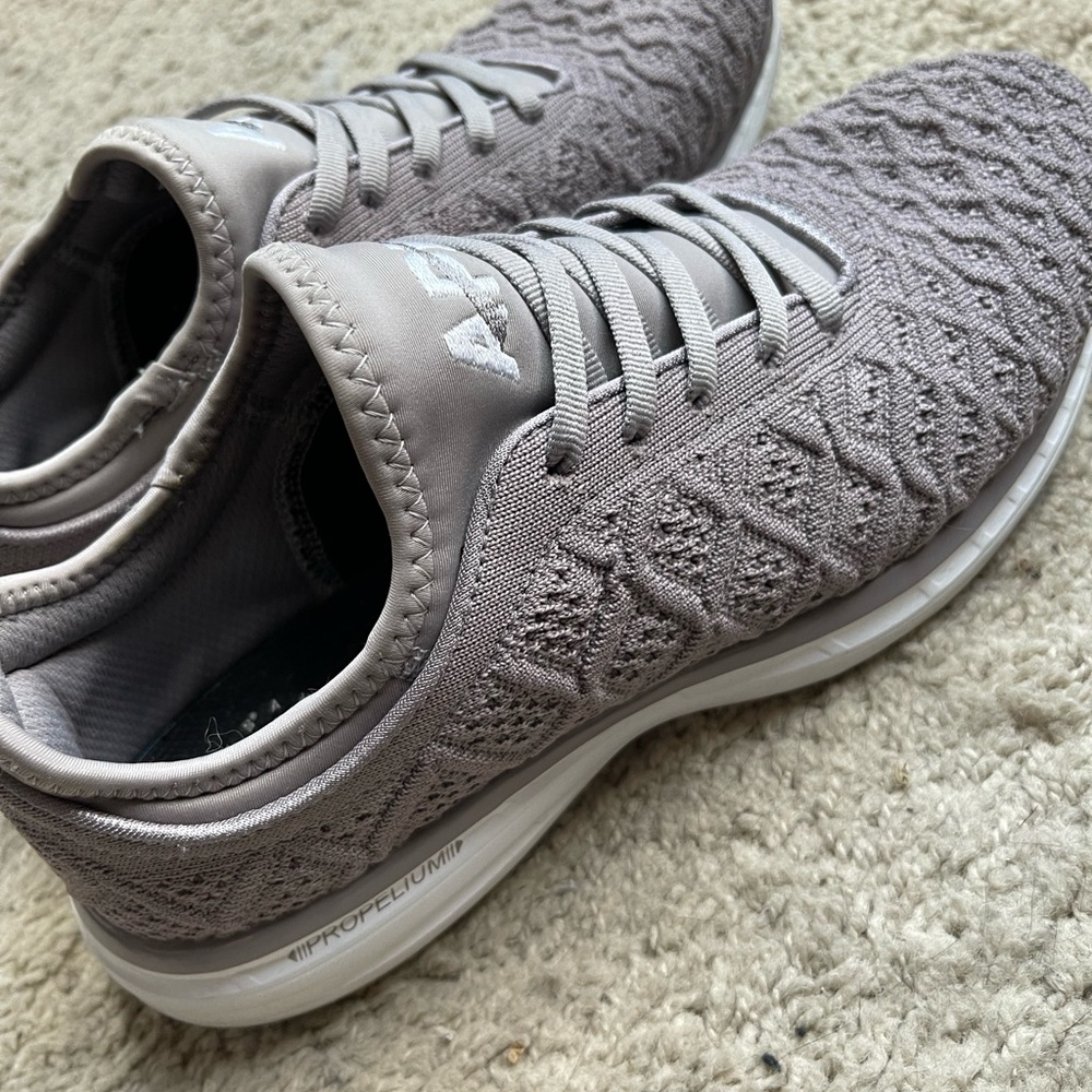 APL Techloom Phantom women’s size 9.